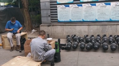 疊片污水處理器，正在裝配